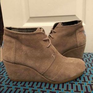 Toms Desert Wedge Booties